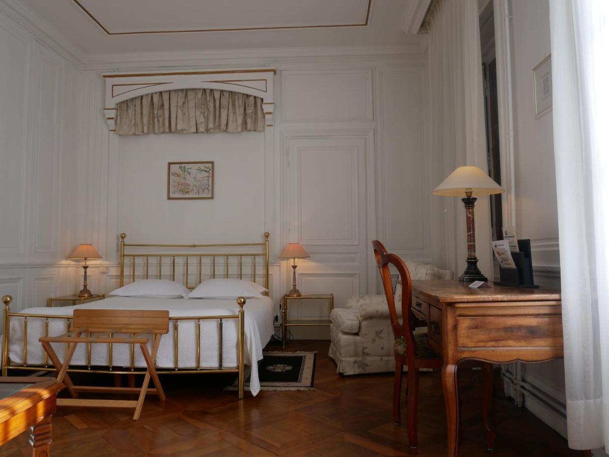 Hotel Du Parc - Manoir Du Baron Blanc Faverges Bagian luar foto