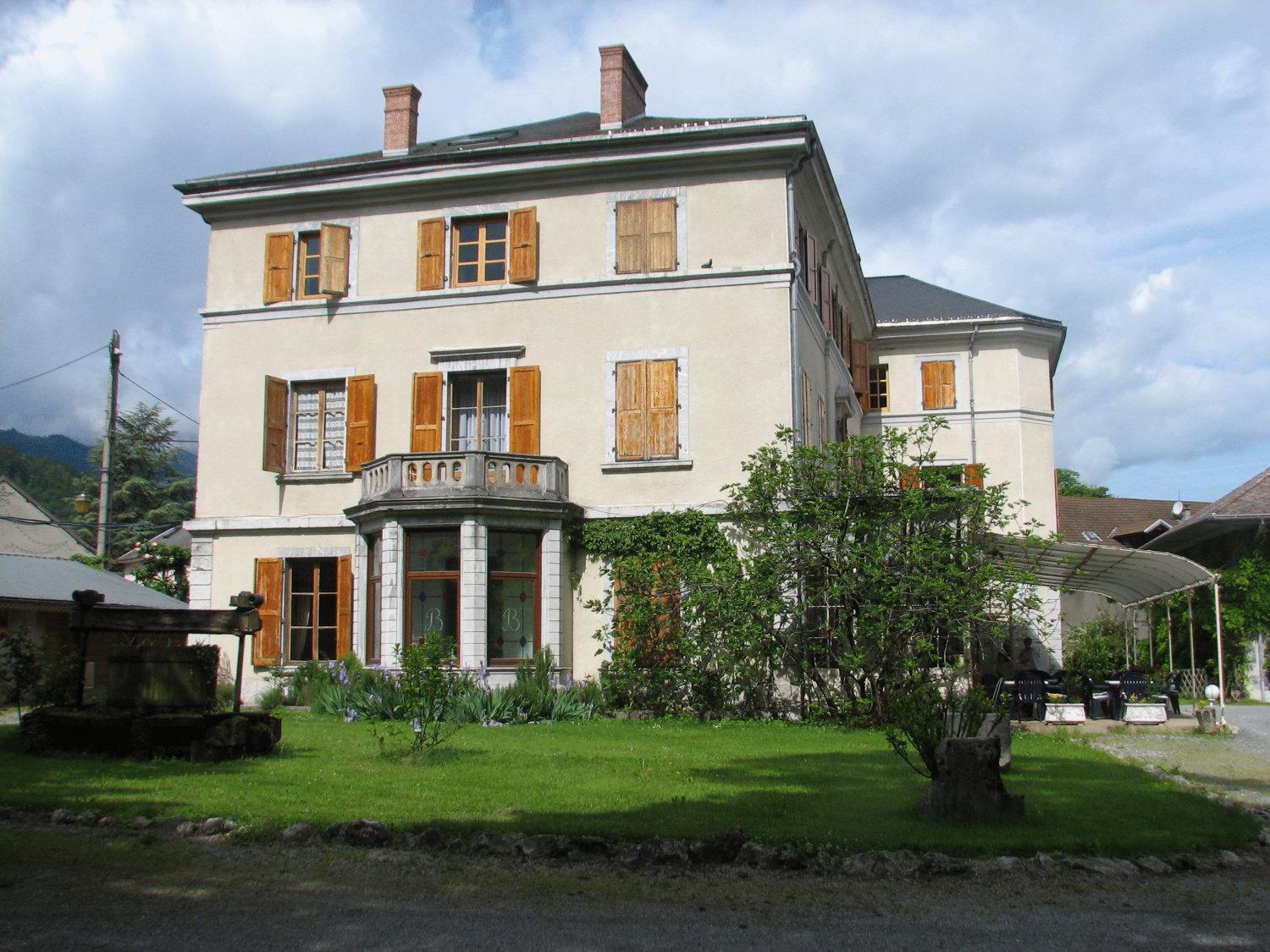 Hotel Du Parc - Manoir Du Baron Blanc Faverges Bagian luar foto