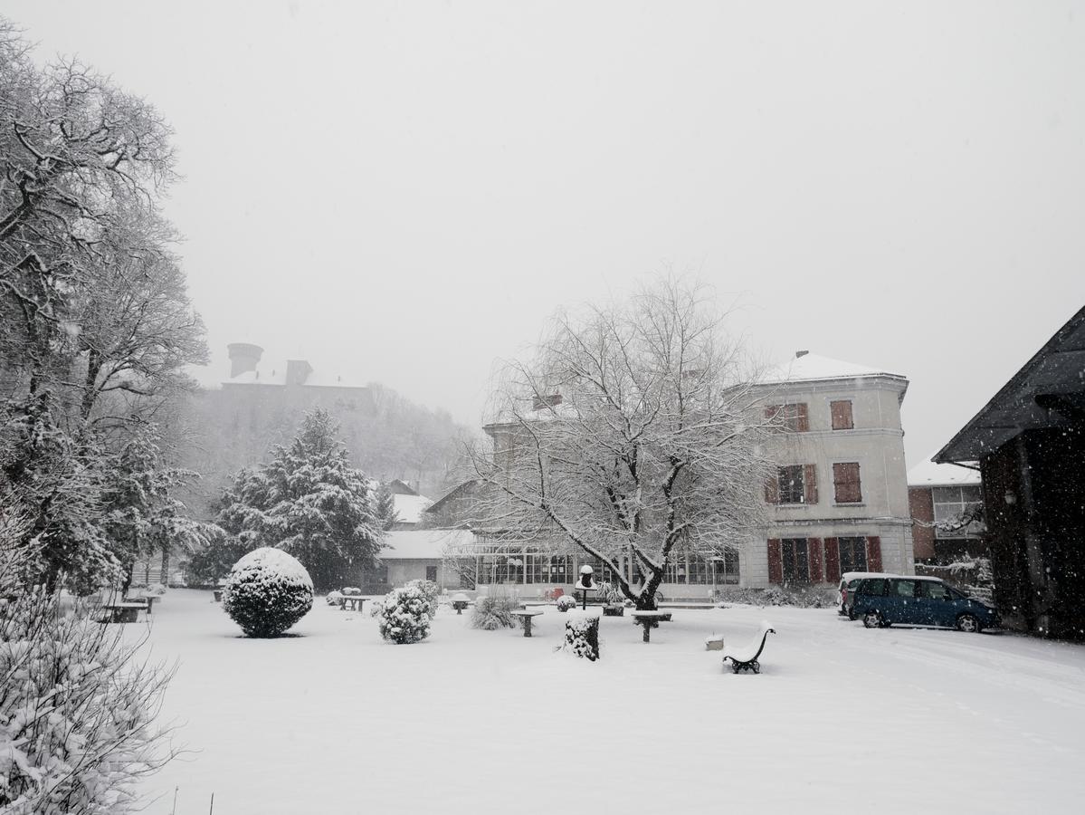 Hotel Du Parc - Manoir Du Baron Blanc Faverges Bagian luar foto