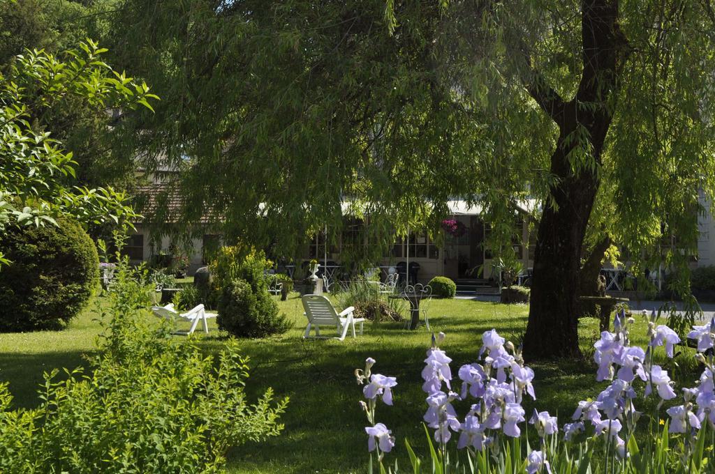Hotel Du Parc - Manoir Du Baron Blanc Faverges Bagian luar foto