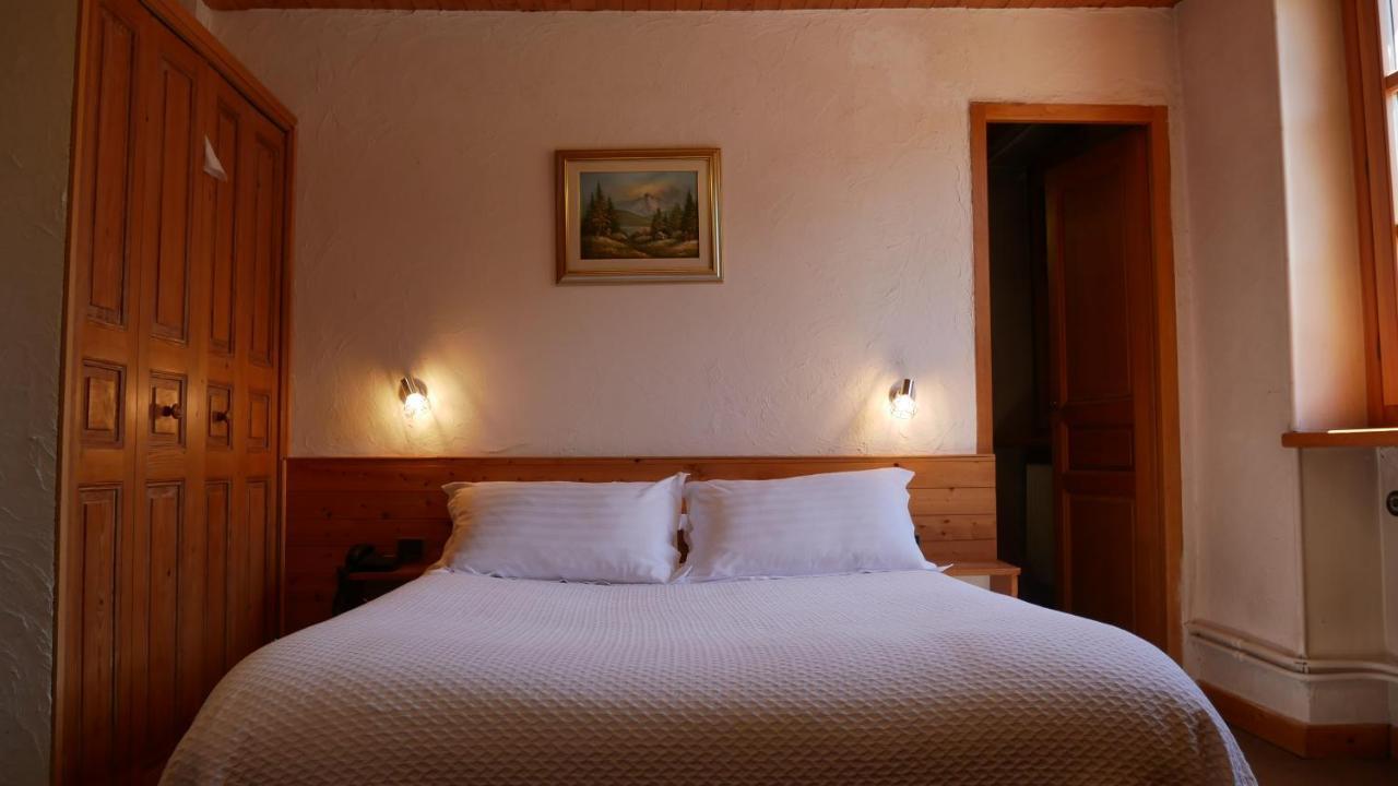 Hotel Du Parc - Manoir Du Baron Blanc Faverges Bagian luar foto